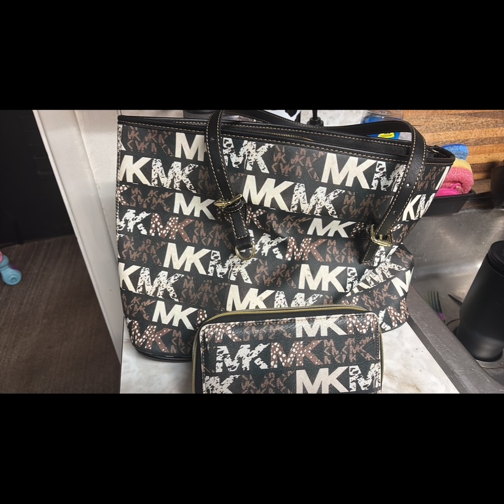 Michael Kors Black and White Tote Bag
